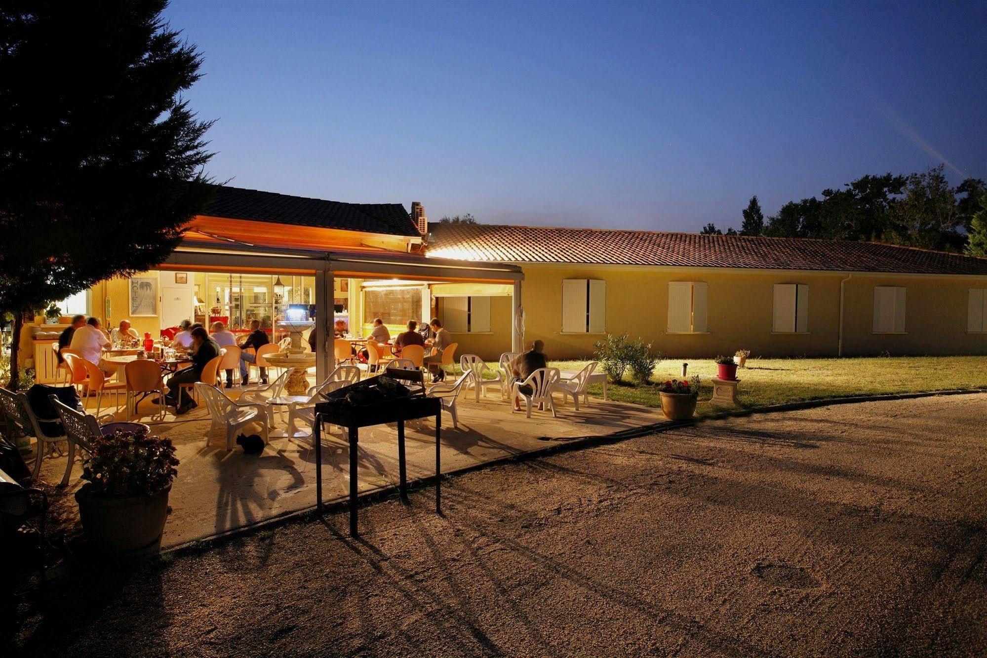 Logis Hotel Corintel Bordeaux Est Tresses Екстериор снимка