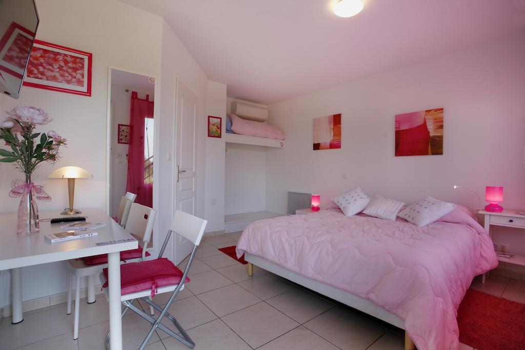 Logis Hotel Corintel Bordeaux Est Tresses Екстериор снимка