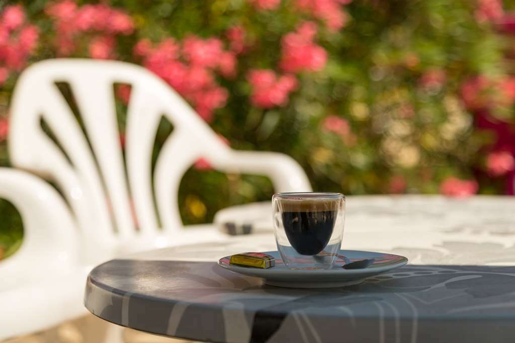 Logis Hotel Corintel Bordeaux Est Tresses Екстериор снимка