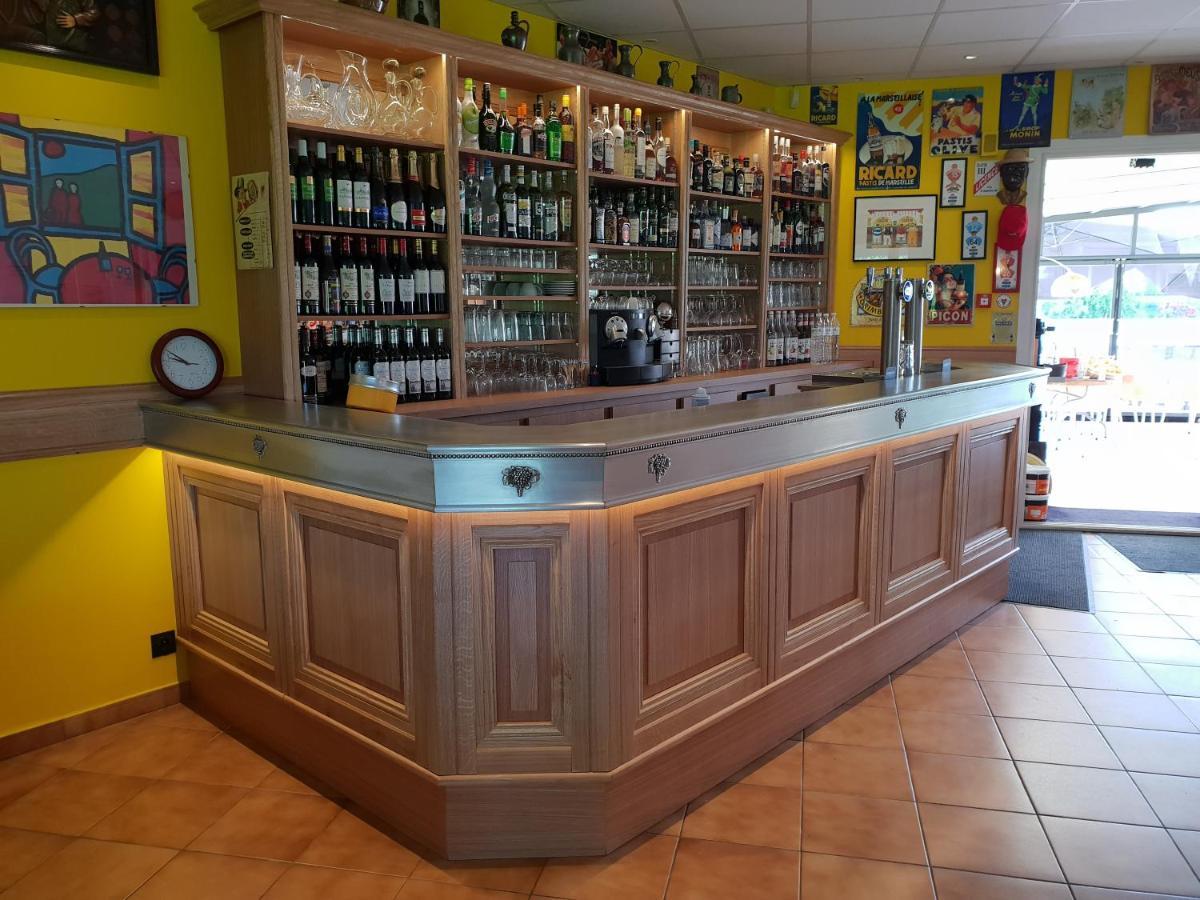 Logis Hotel Corintel Bordeaux Est Tresses Екстериор снимка