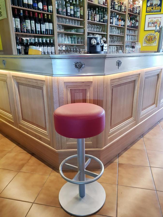 Logis Hotel Corintel Bordeaux Est Tresses Екстериор снимка